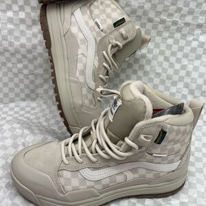 Vans Men’' UltraRange EXO Hi Gore-Tex
Cream Lace Up Boot
Mte2
Checkerboard Birch